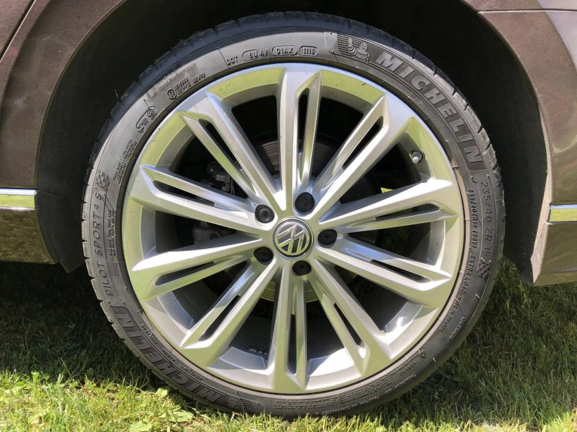 Passat b8 диски r19