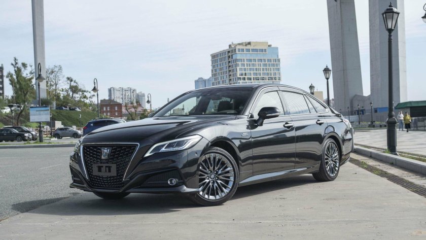 Toyota Crown 2018 s220
