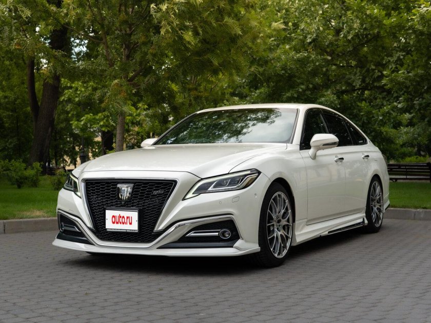 Тойота краун 2020