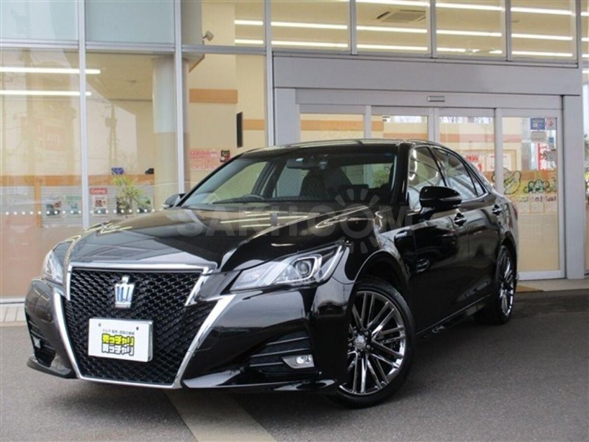 Toyota Crown athlete 2016