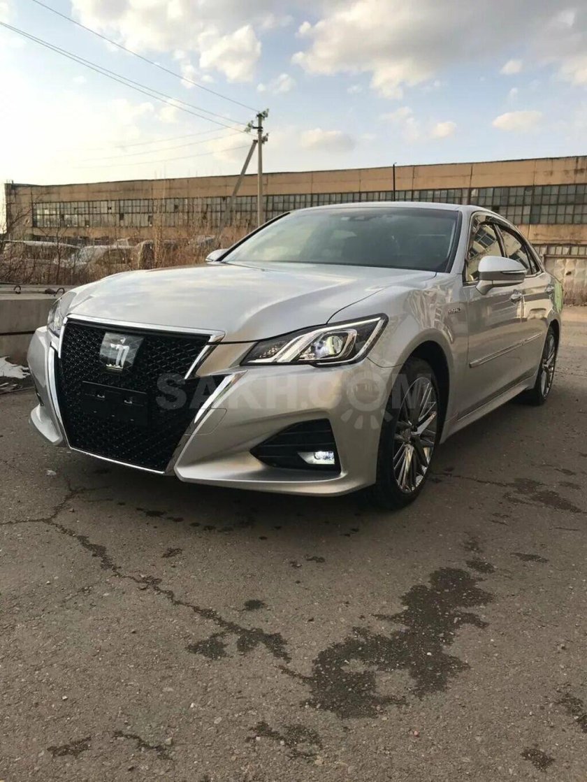 Toyota Crown 2018