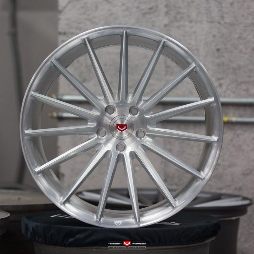 R21 Vossen vps305