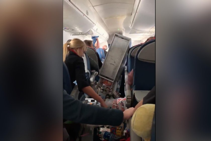 Турбулентная зона в самолете