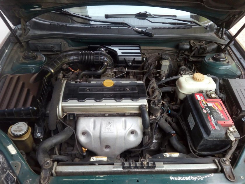 Ланос 1.6 подкапотка