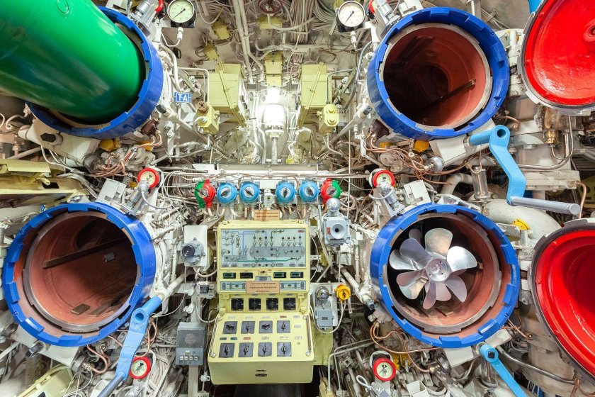 Двигатель подводной лодки