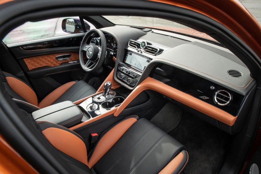 Бентли Бентайга 2022 салон