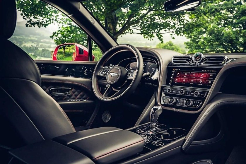 Bentley Bentayga 2023 салон