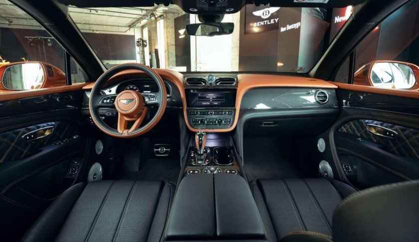 Бентли Бентайга 2020 салон