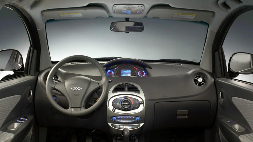 Машина чери Индис