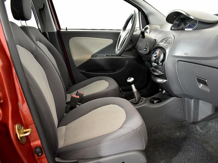 Chery indis салон