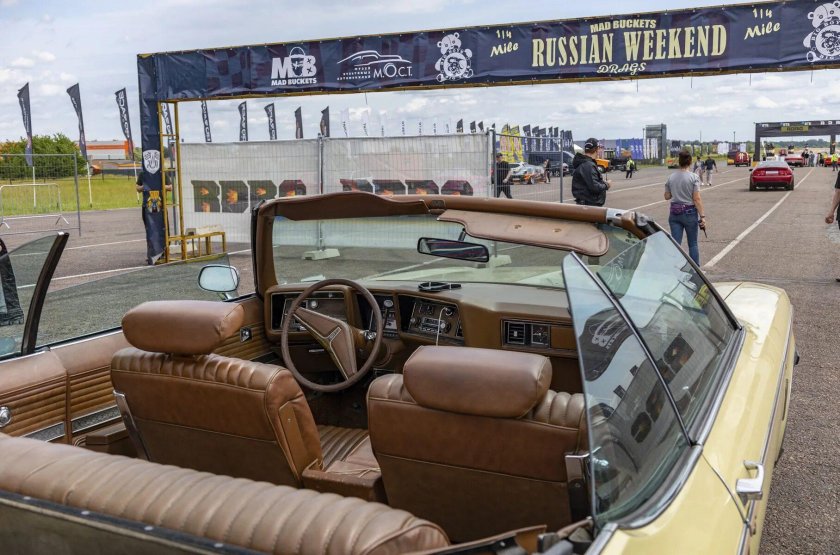 Buick riviera 1972 interior