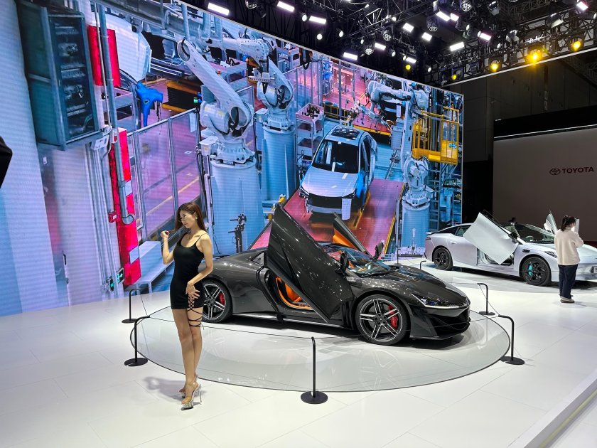 Выставка машин в Китае