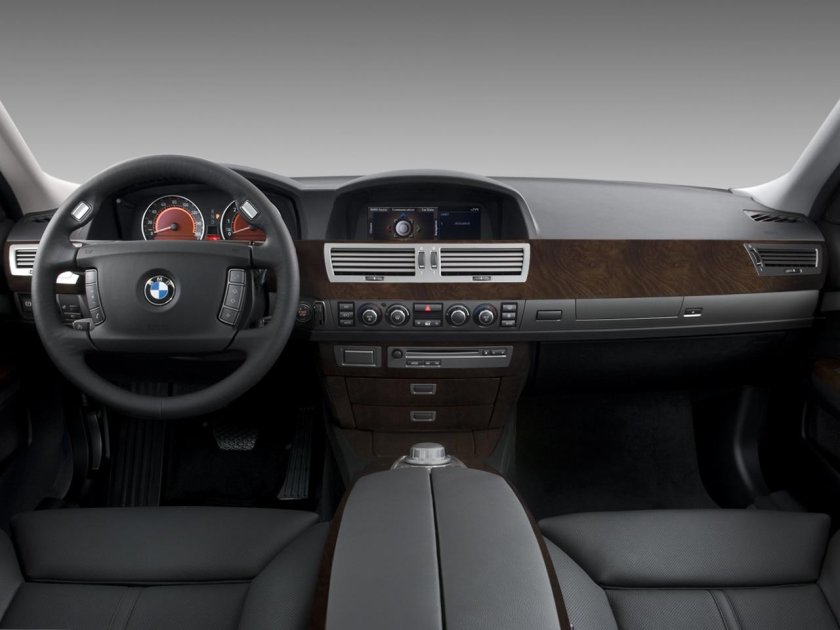 BMW 750 2008 салон