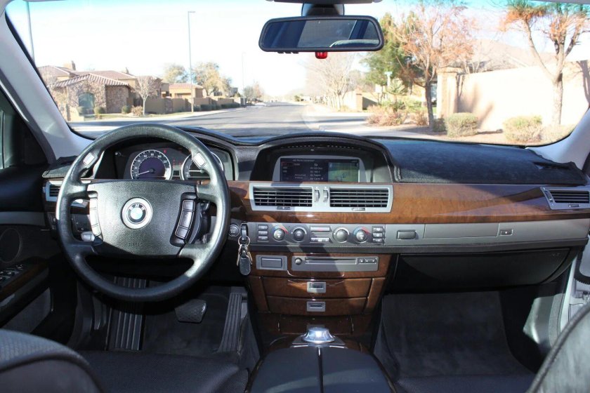 BMW 745 e65