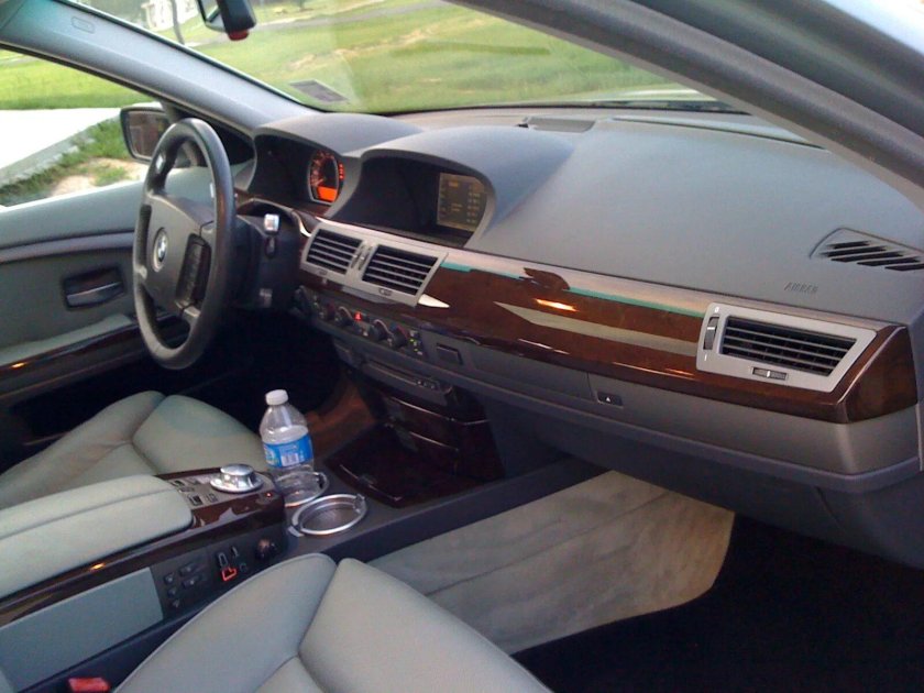 BMW 745 2004