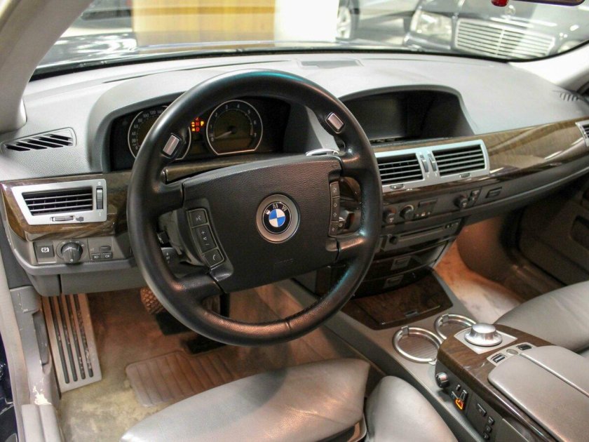BMW 745 2008