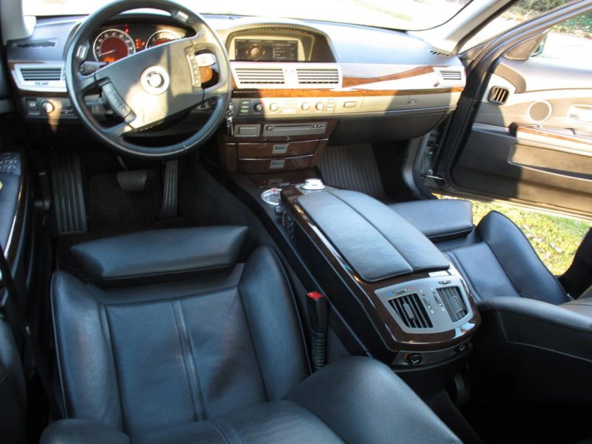 BMW 7 2005 салон
