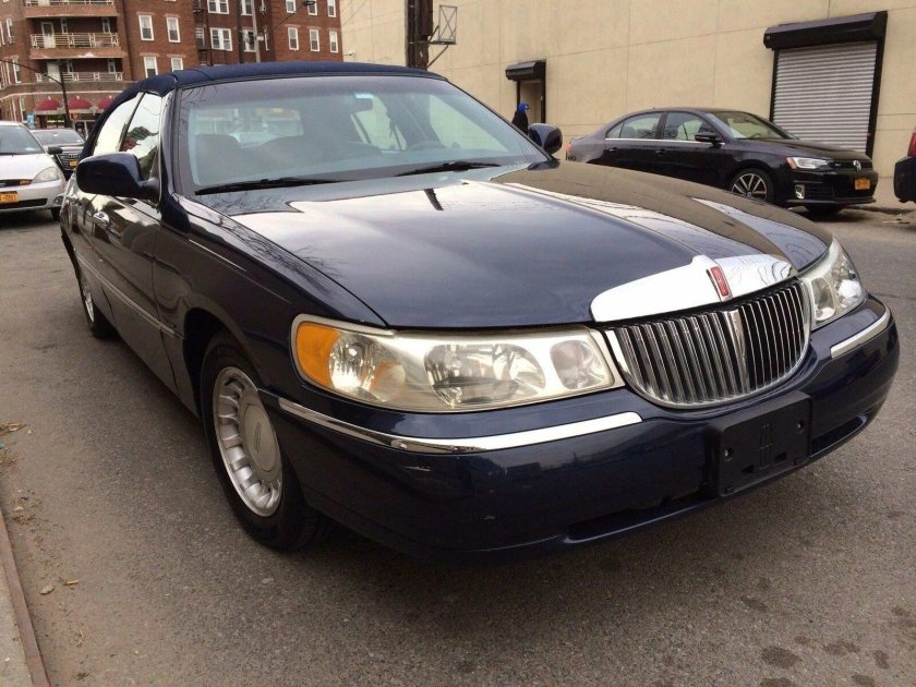 Lincoln Town car 2001