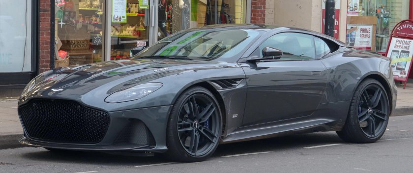 Aston Martin DBS v12