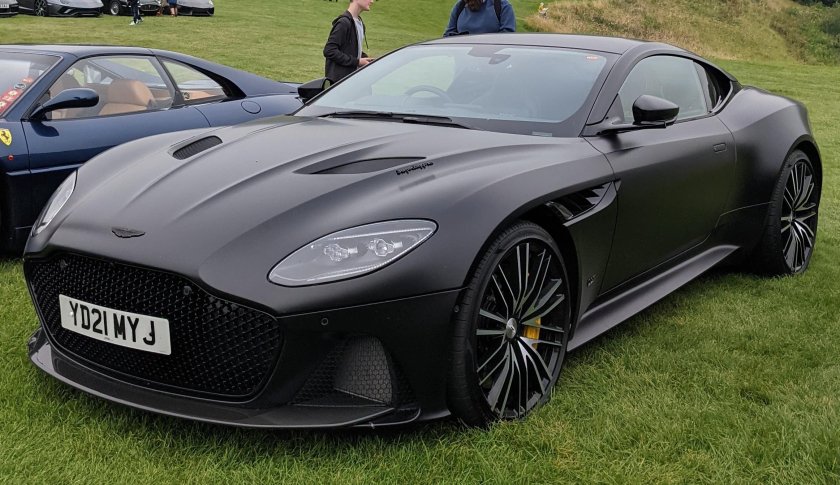 Aston Martin DBS Superleggera 2022
