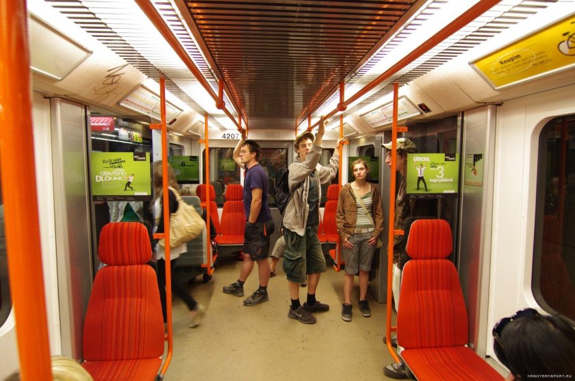 Метро Прага вагон