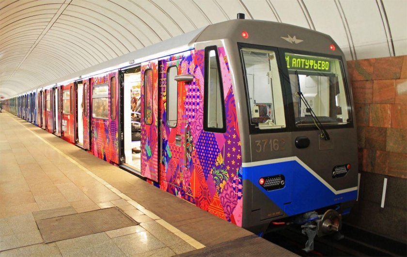 Метропоезд Москва