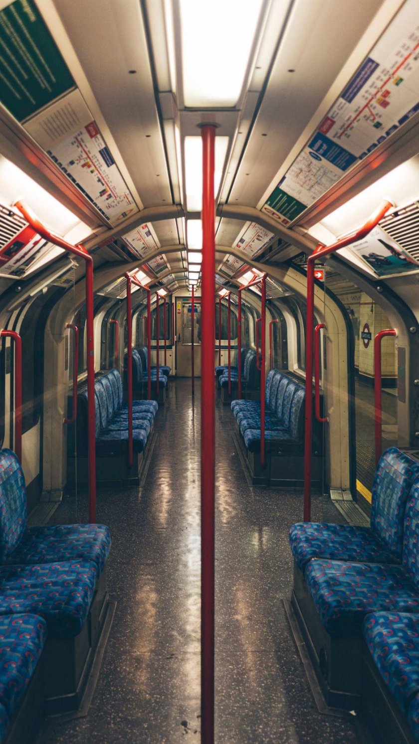 Вагон метро
