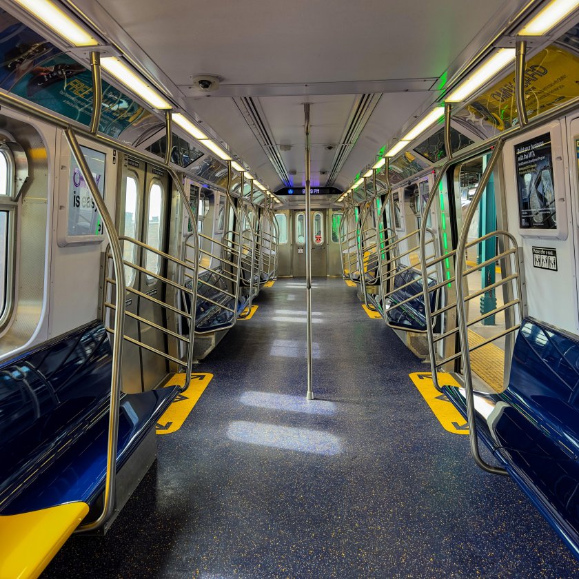 R211 вагон метро