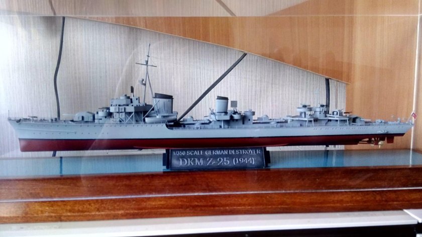 Немецкий эскадренный миноносец z-17 Дитер фон рёдер