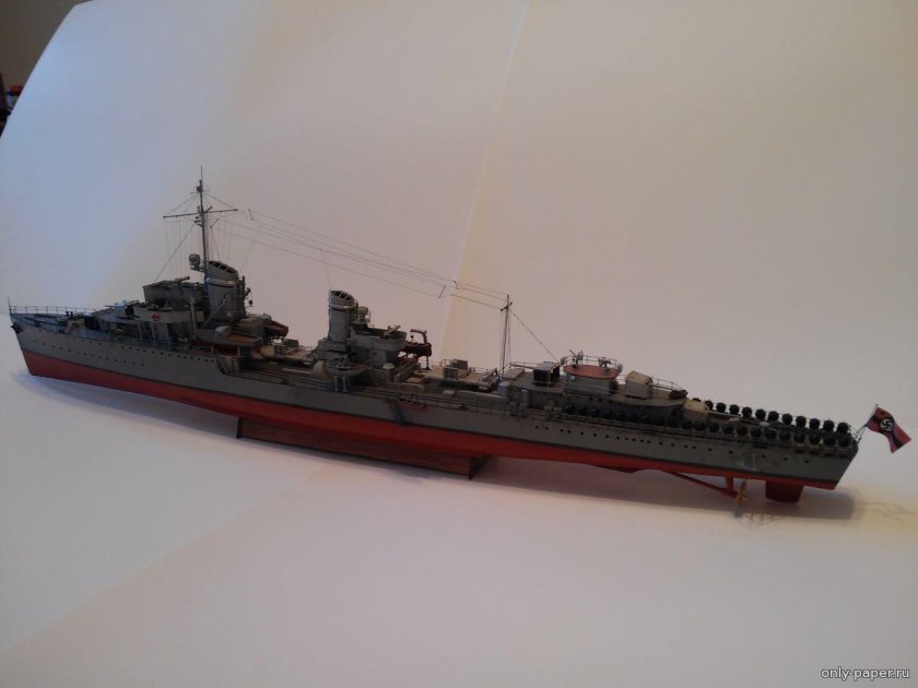 Эсминец Леберехт Маас