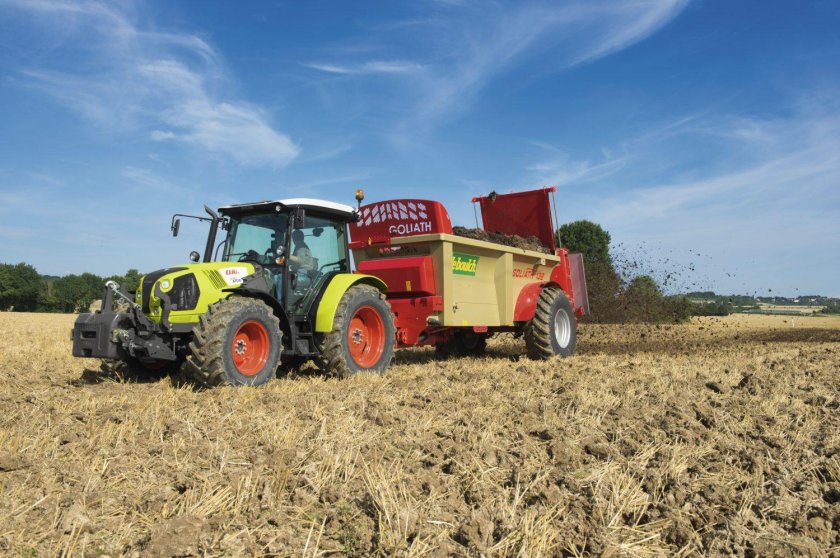 Трактор CLAAS