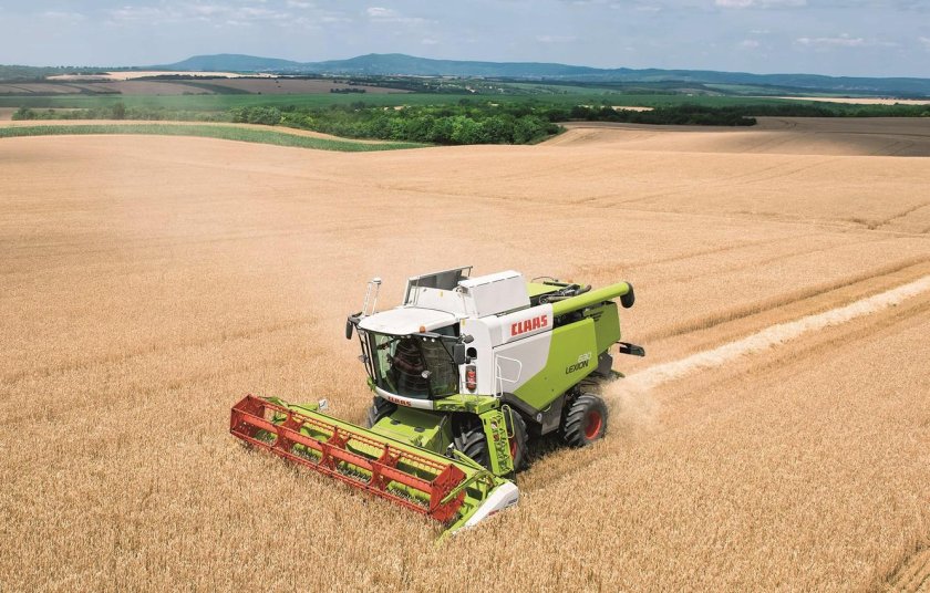 Зерновой комбайн CLAAS