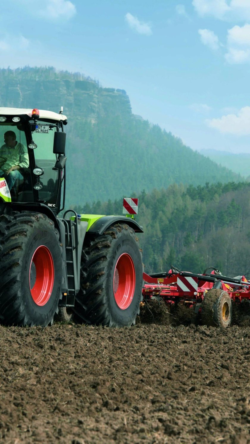 Трактор Клаас Ксерион 4000