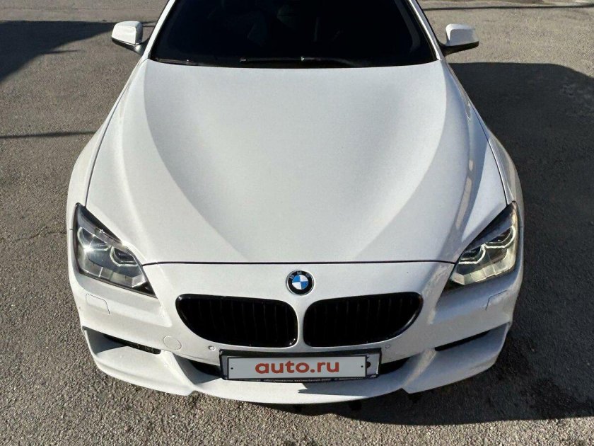 Белая бмв