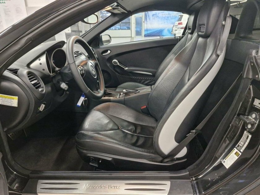 Черный мерседес бенц