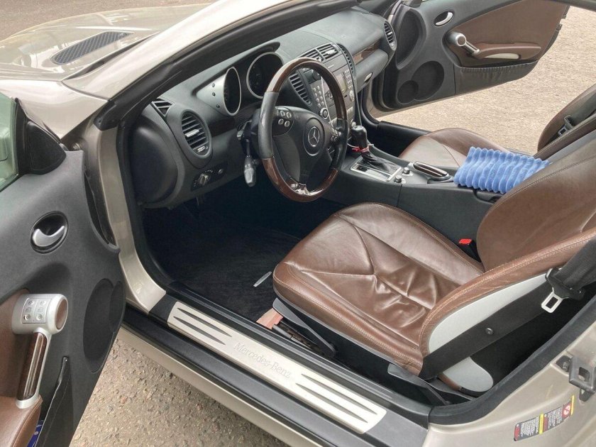 Серый мерседес