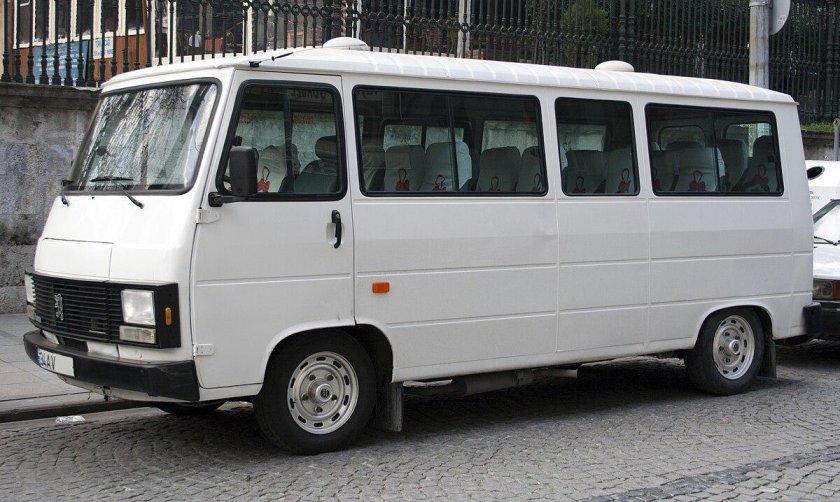 Peugeot j9