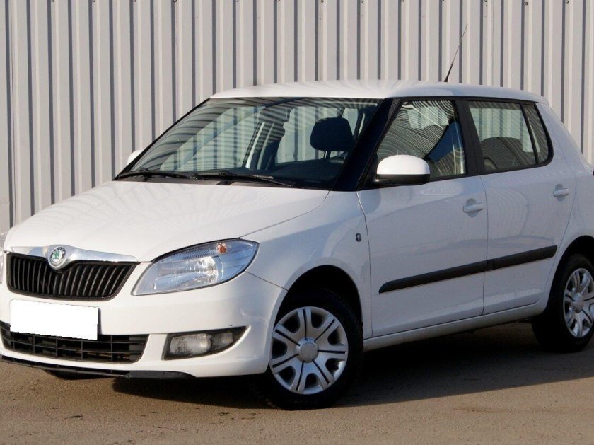 Skoda Fabia 2 белая