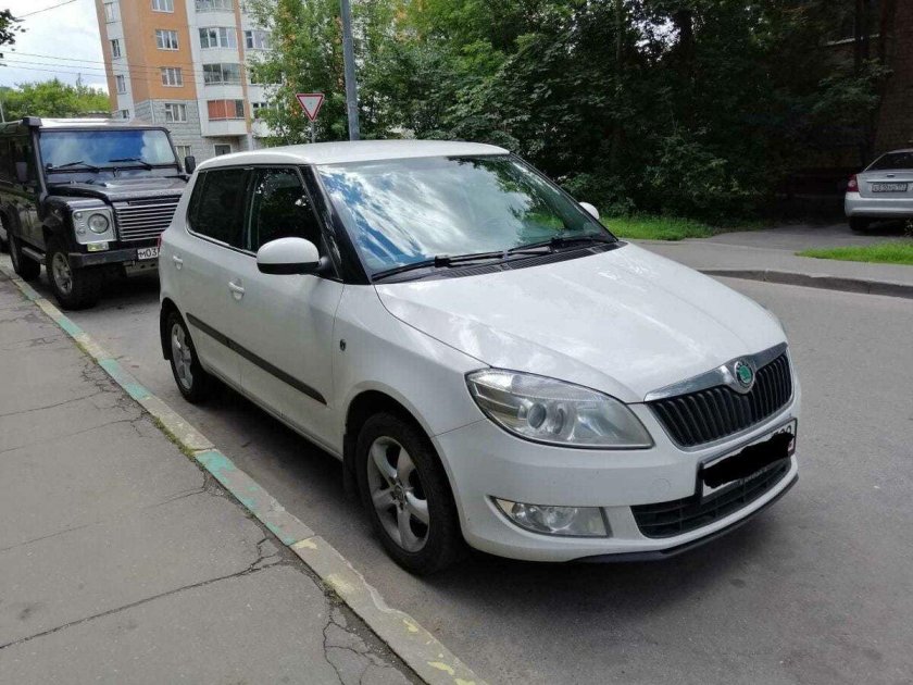 Шкода Фабия 2012 белая