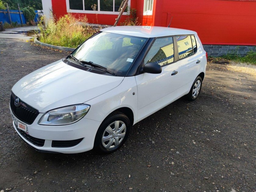 Шкода Фабия 2012