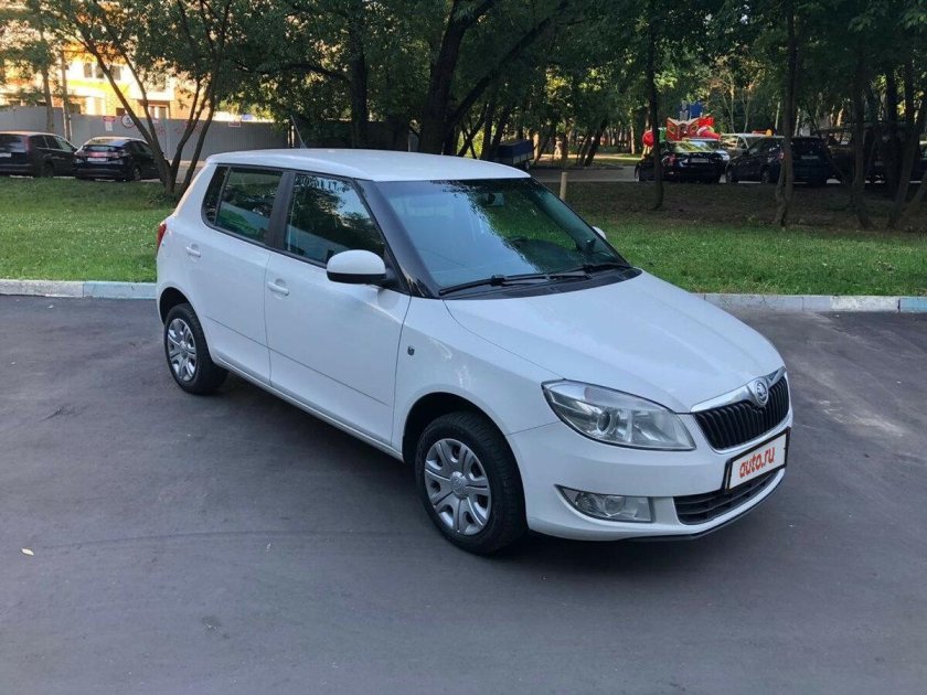 Skoda Fabia 2 белая