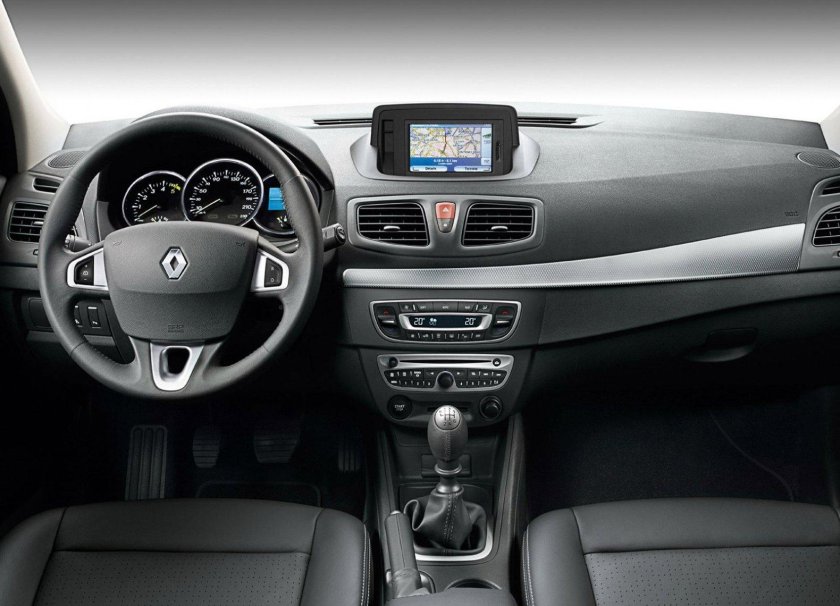 Renault Fluence 2012 салон