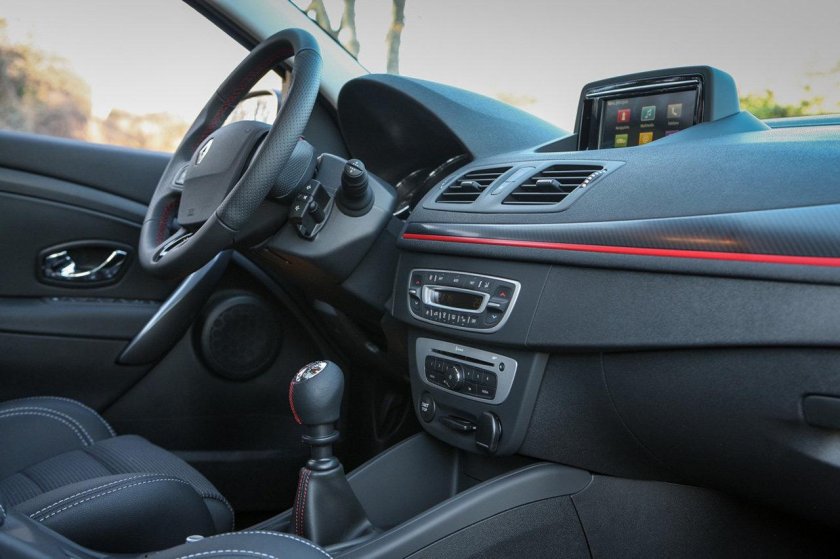 Рено Меган 3 хэтчбек торпеда