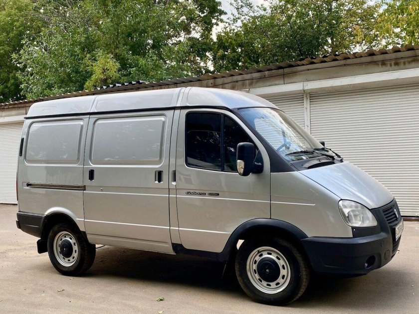 ГАЗ Соболь серебристый