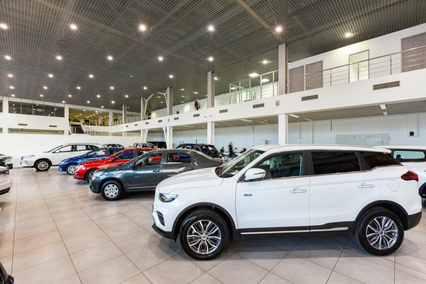 Geely atlas pro белая