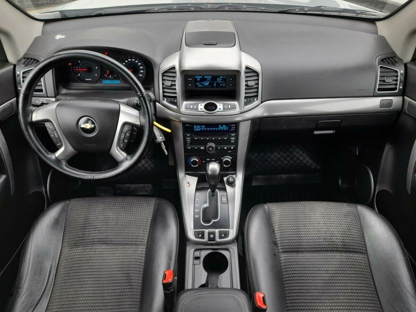 Chevrolet Captiva 4 салон