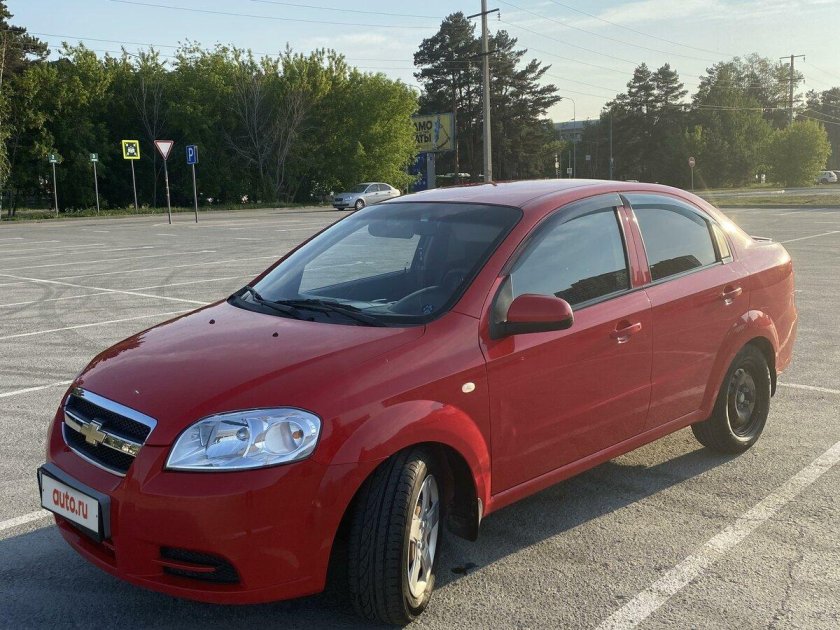 Chevrolet aveo 2007 красная