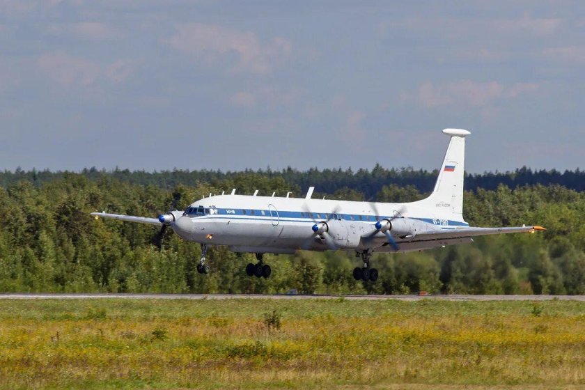 Ил 18 самолет