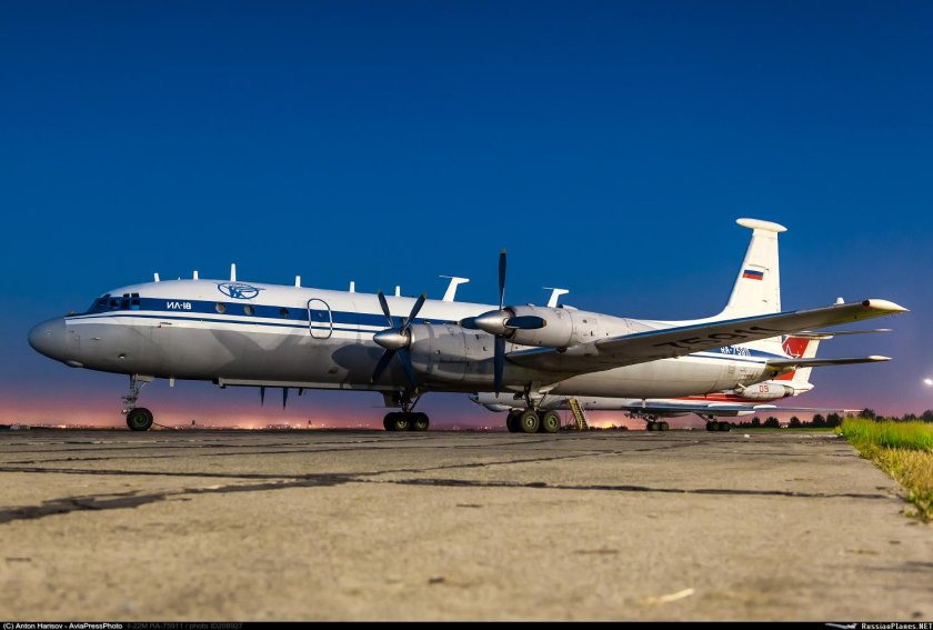 Ил-22 75911