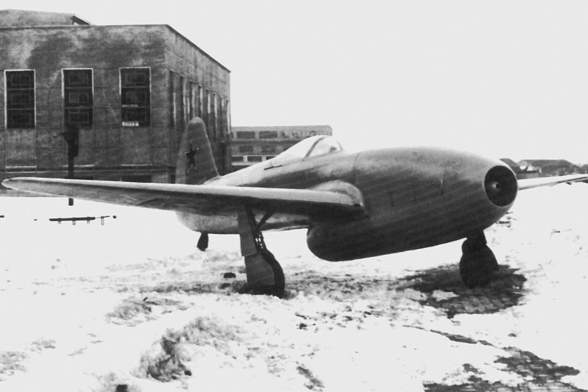 Миг-9 реактивный самолёт